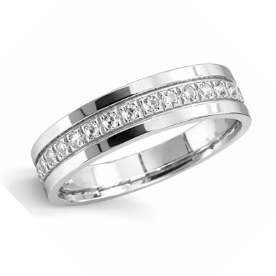 Золотое обручальное кольцо