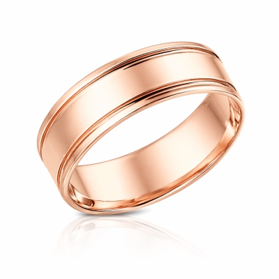 Золотое обручальное кольцо